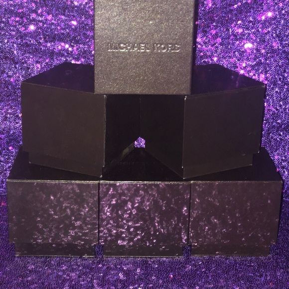 Michael Kors Watch Case - Picture 2 of 2